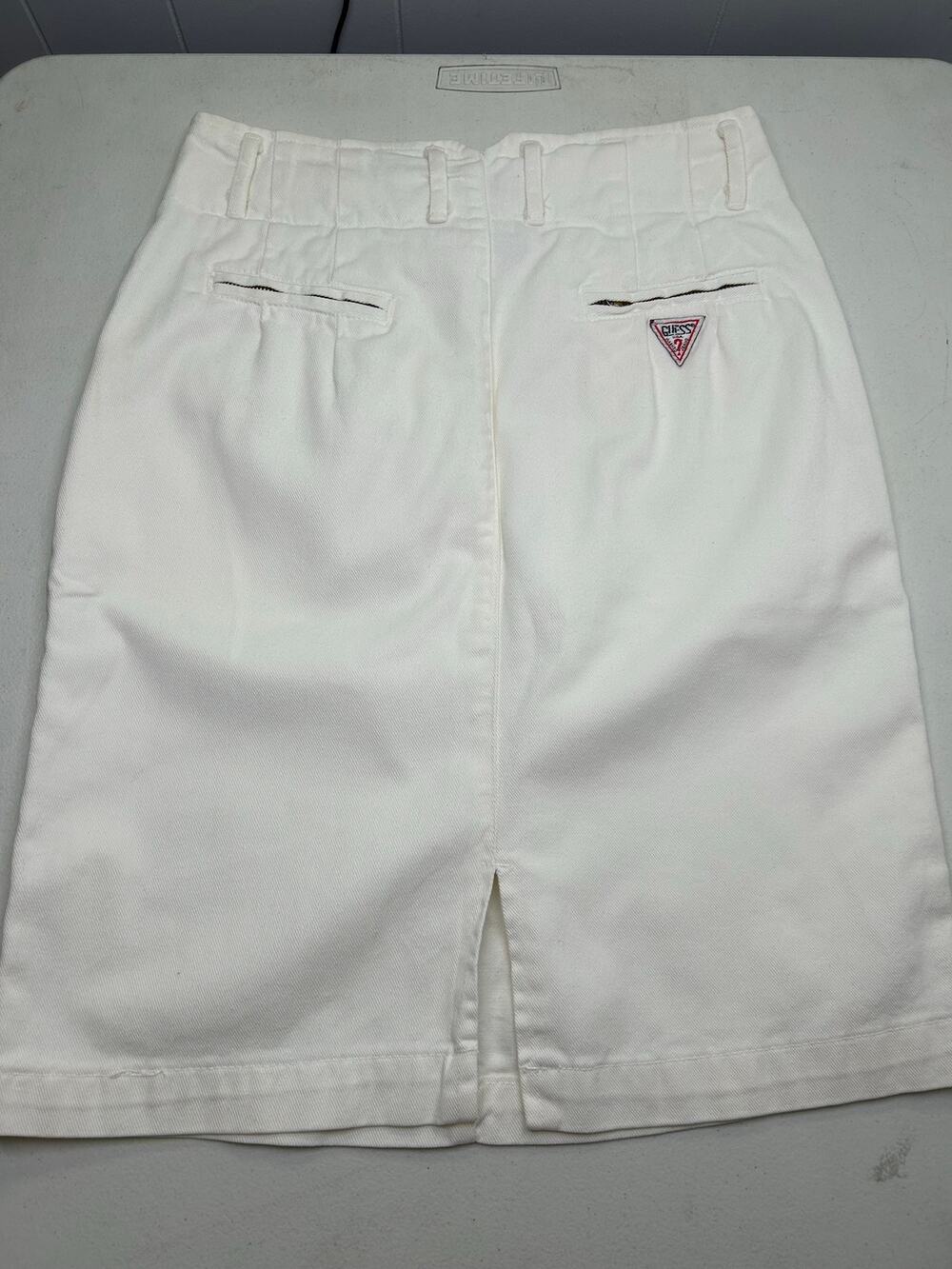 Vintage Guess White Denim Skirt in Size 31 (Runs Small.)